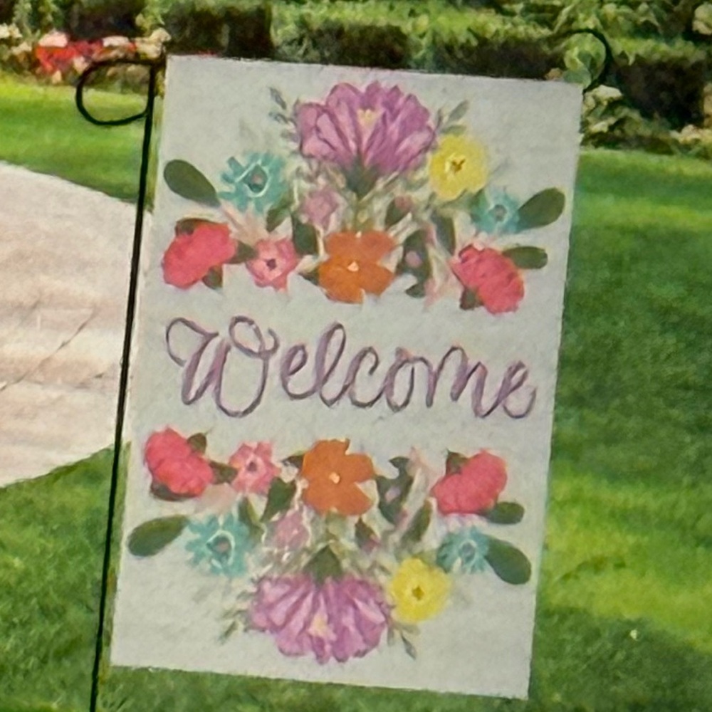 Garden Welcome Spring Decorative Outdoor Garden Flag (12x8)